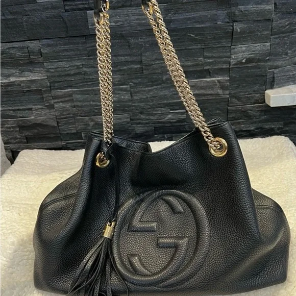 Gucci Black Pebbled Leather Shoulder Bag with Tassel and Gold Chain - Picture 2 of 7